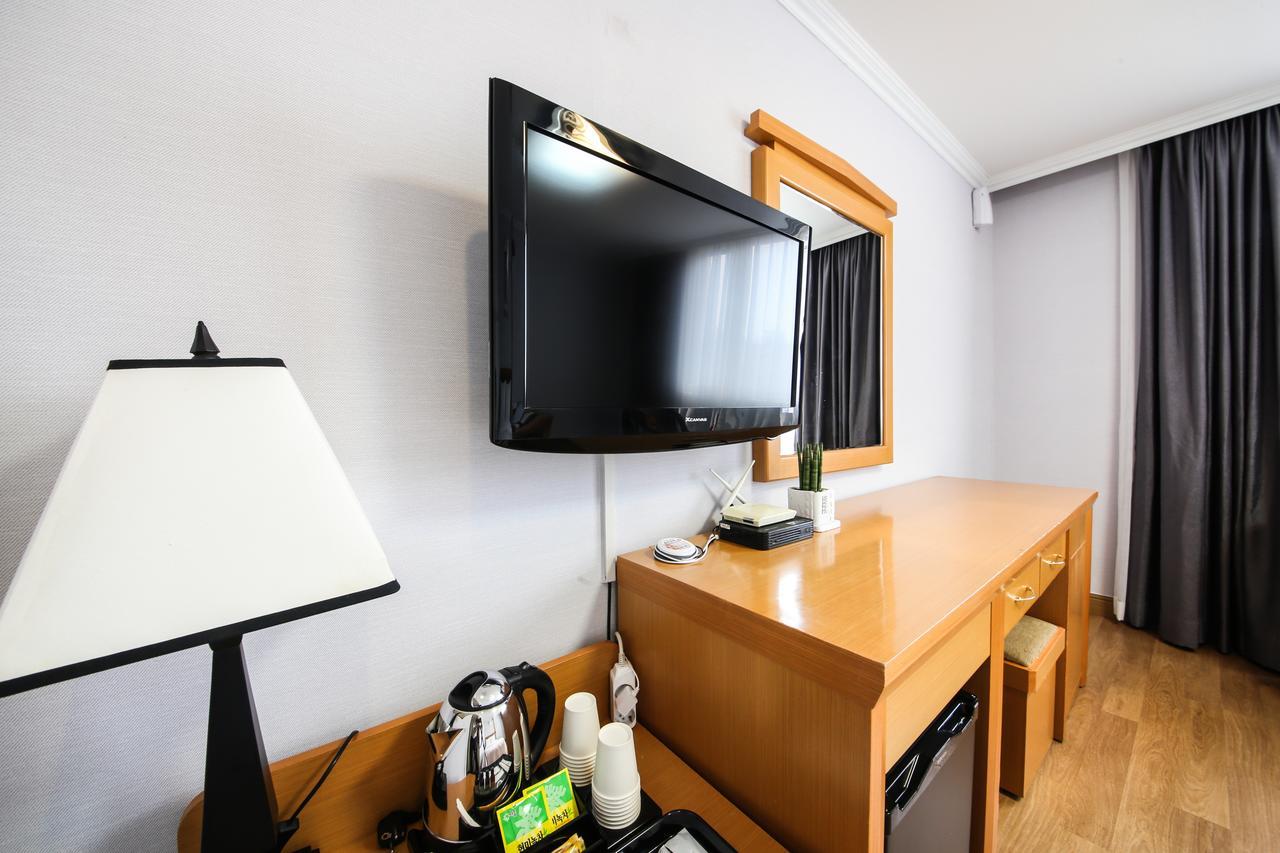 ยูโทเปีย ทัวริสต์ โฮเต็ล Hotel ปูซาน ภายนอก รูปภาพ