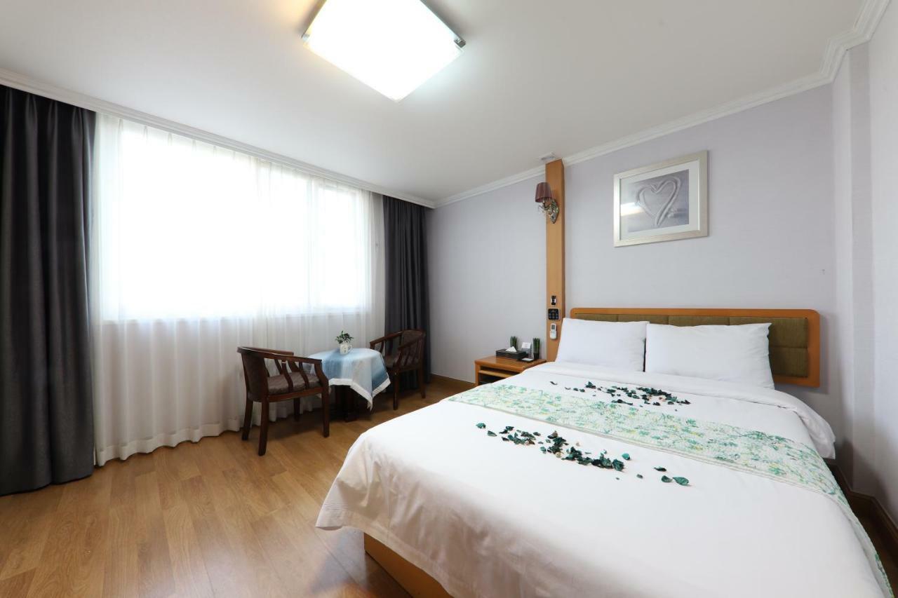 ยูโทเปีย ทัวริสต์ โฮเต็ล Hotel ปูซาน ภายนอก รูปภาพ