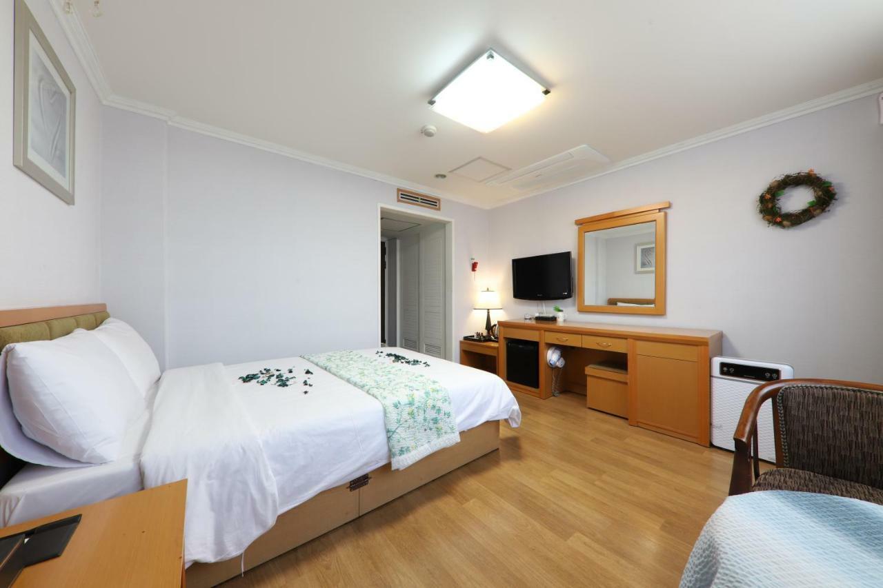 ยูโทเปีย ทัวริสต์ โฮเต็ล Hotel ปูซาน ภายนอก รูปภาพ