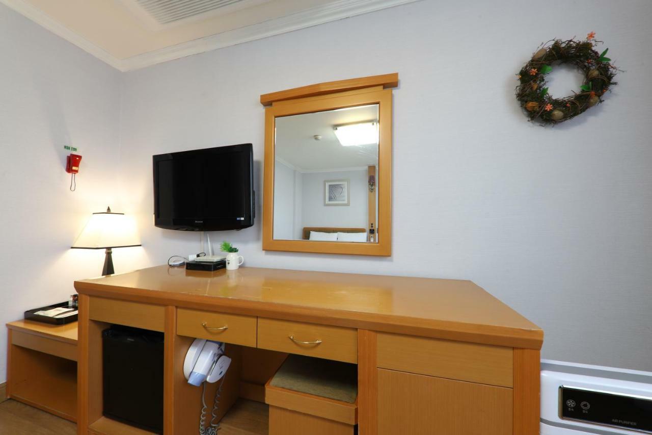 ยูโทเปีย ทัวริสต์ โฮเต็ล Hotel ปูซาน ภายนอก รูปภาพ